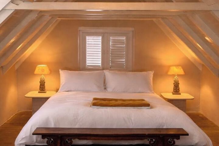 Room 3 of 79