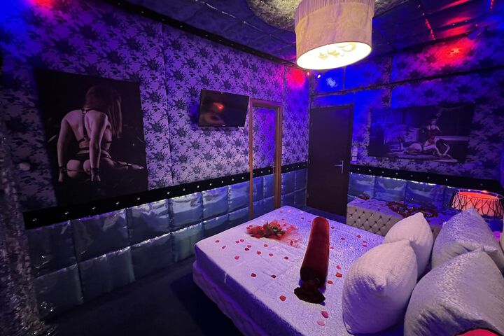 Room 56 of 96