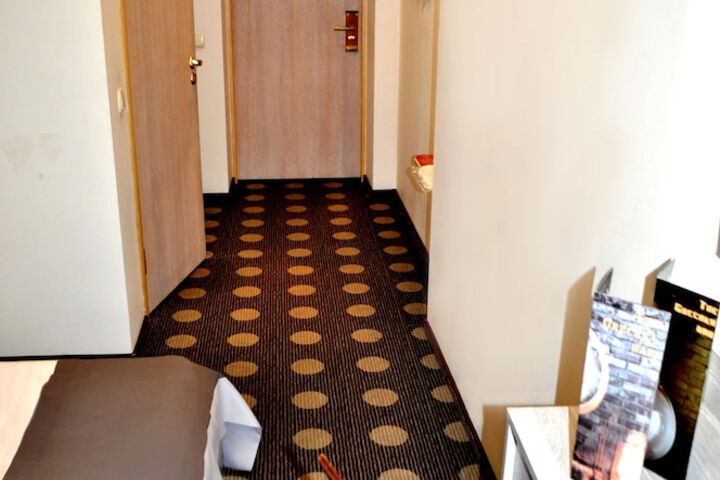 Room 20 of 69