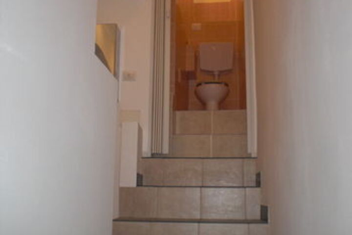 Room 2 of 34
