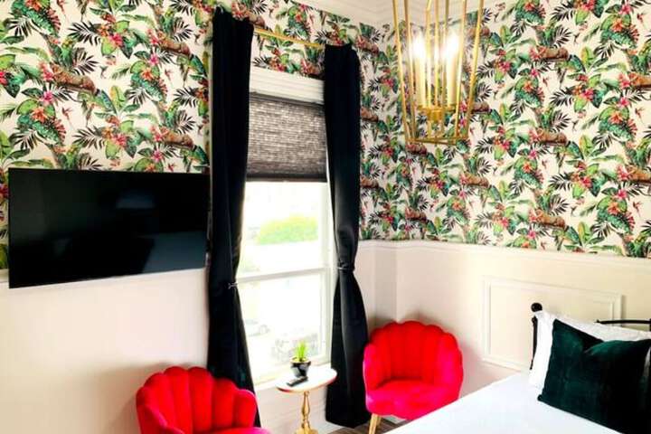 Room 143 of 181
