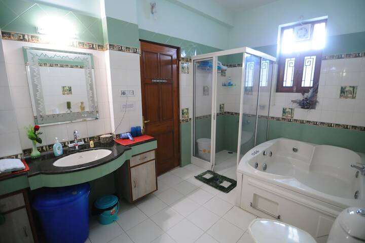 Room 18 of 30