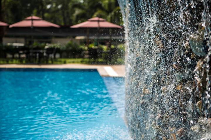 Pool 41 of 74