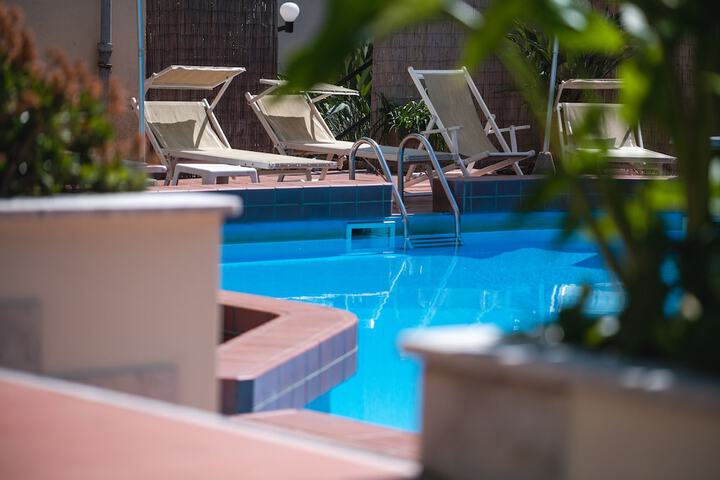 Sundeck 47 of 55