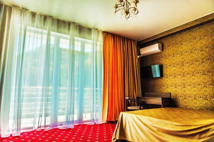 Room 11 of 72