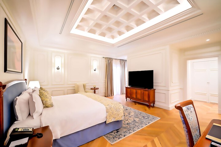 Room 26 of 42