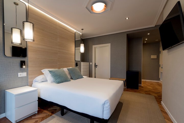 Room 10 of 51