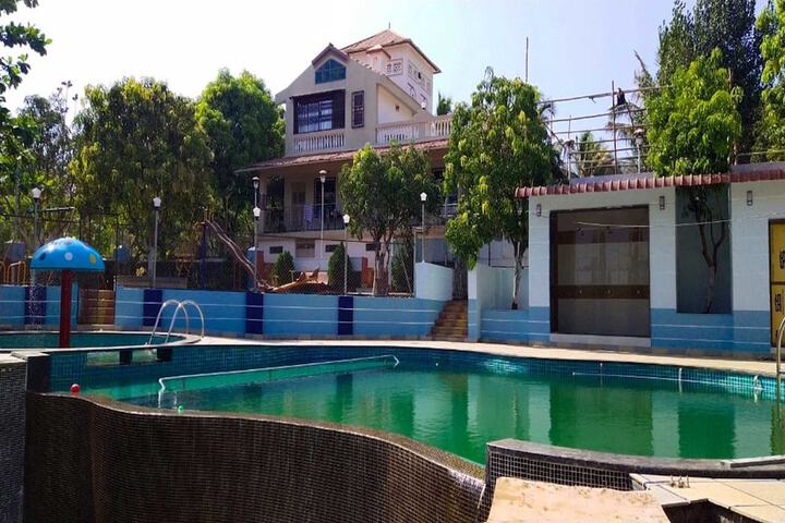Pool 19 of 24