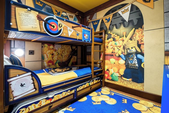 Room 44 of 83