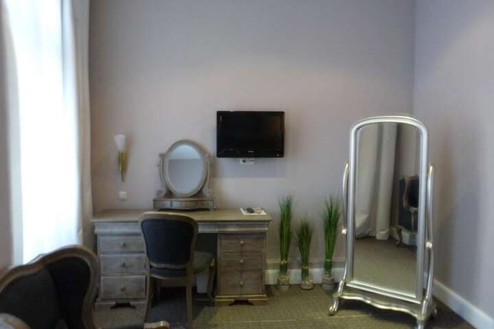 Room 43 of 50