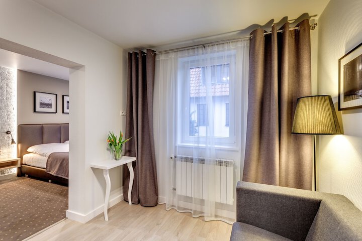 Room 43 of 69