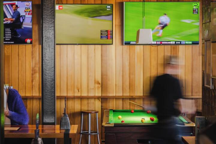 Sports bar
