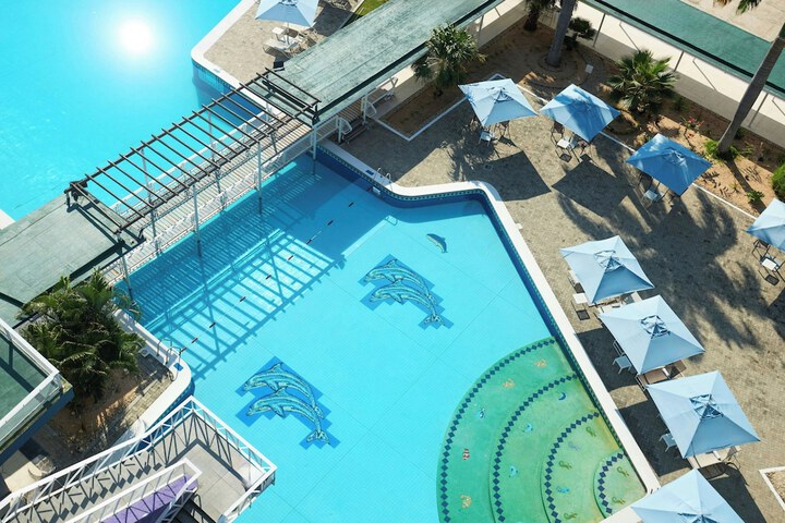 Pool 56 of 108