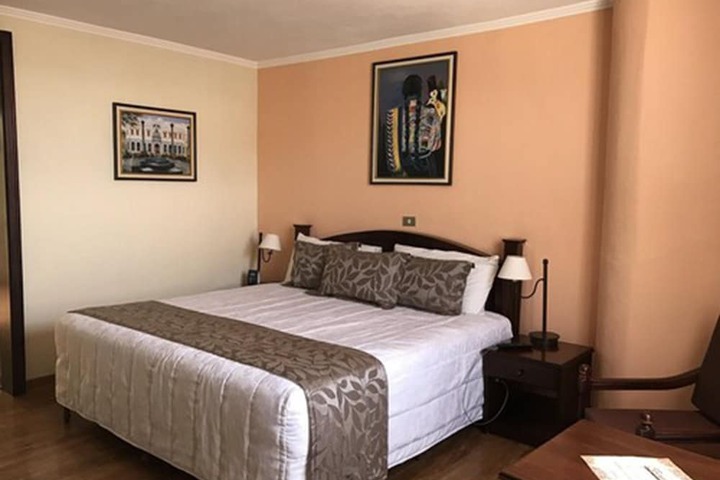 Room 12 of 30