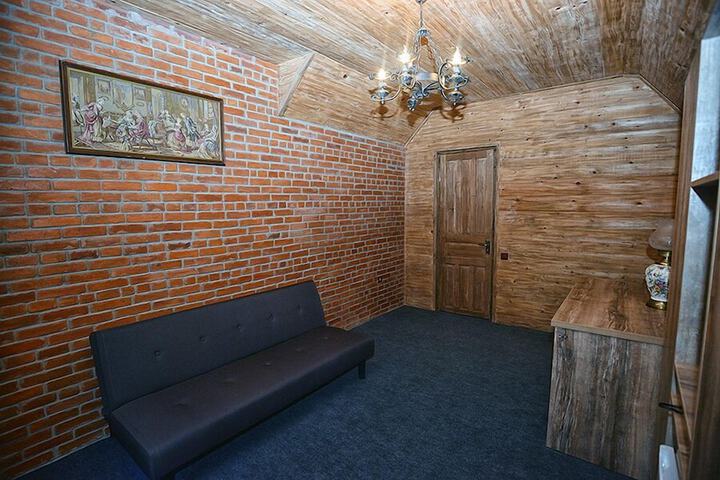 Room 15 of 46