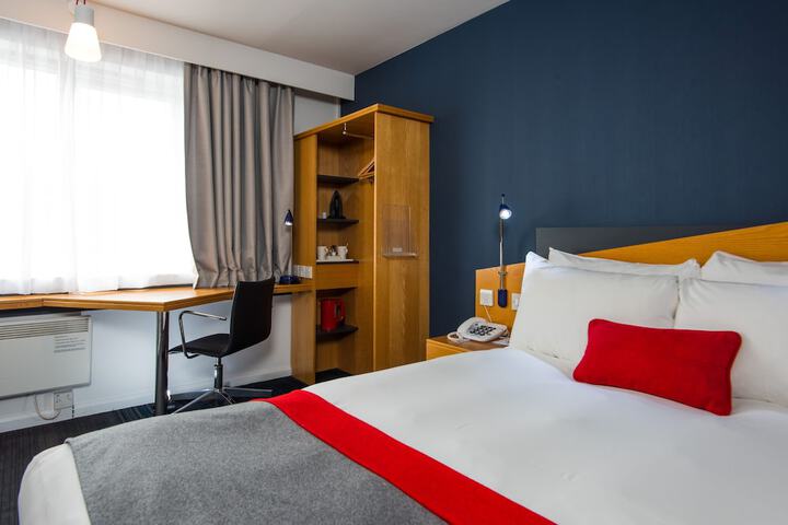 Room 6 of 38