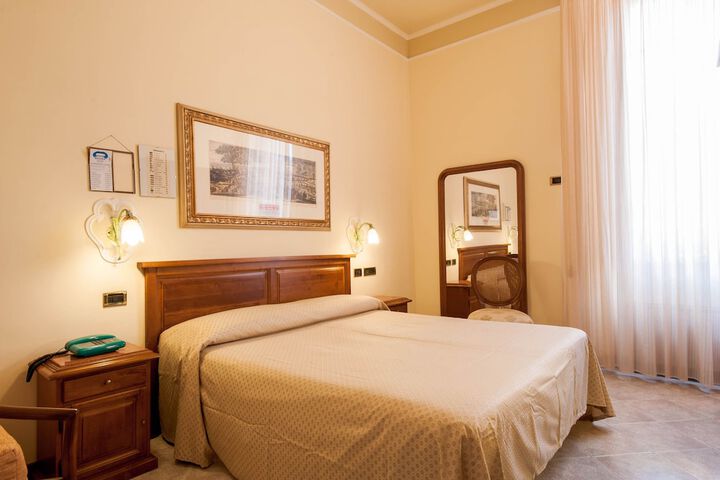 Room 5 of 42
