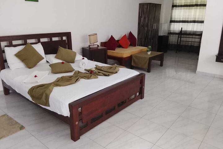 Room 4 of 41