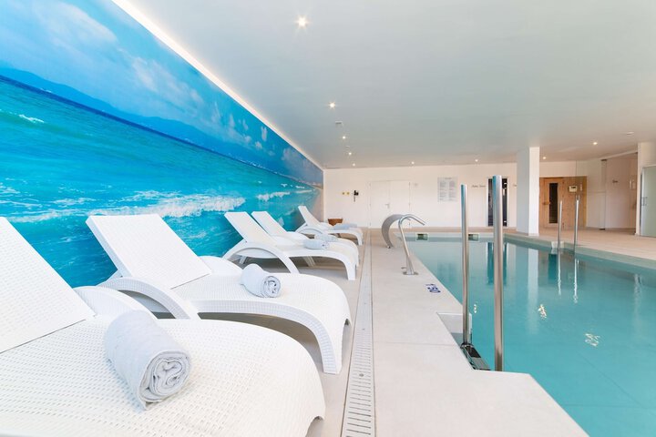 Pool 125 of 237