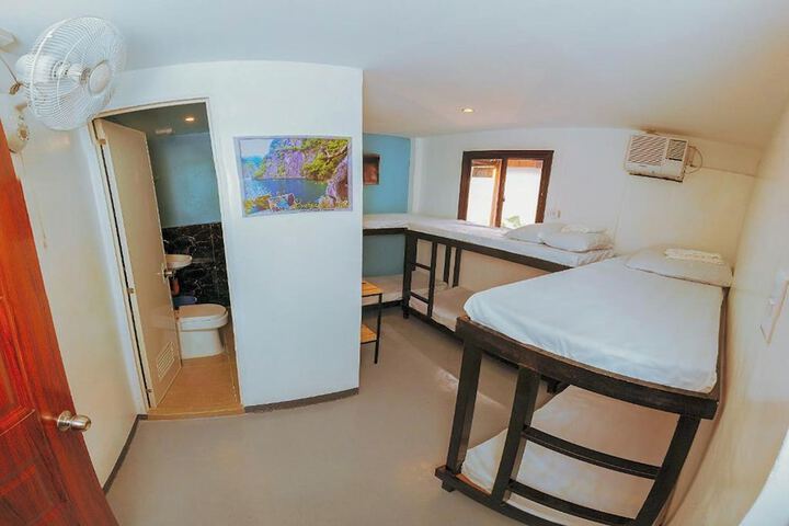 Room 12 of 28