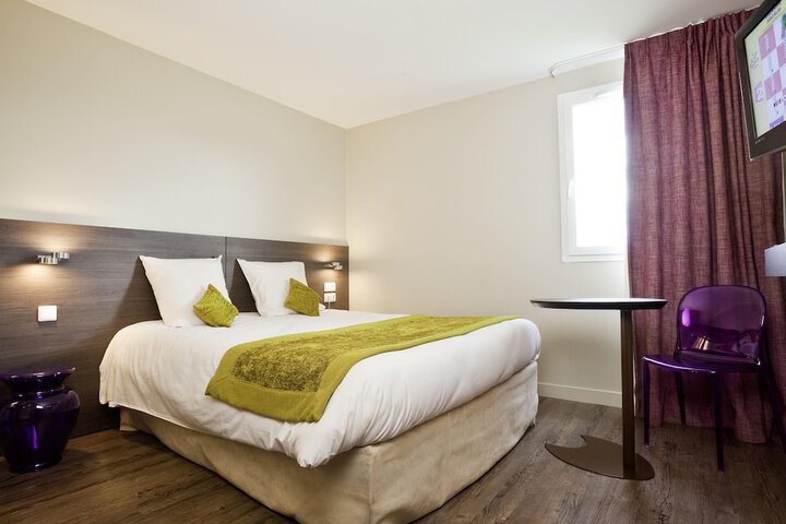 Room 4 of 24