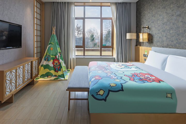 Room 42 of 132