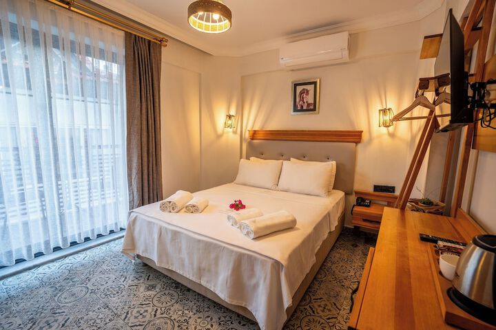 Room 4 of 38