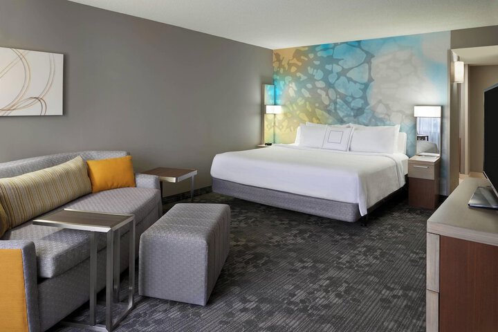 Room 7 of 33