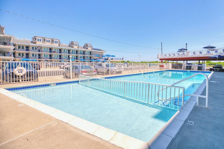 Pool 108 of 138