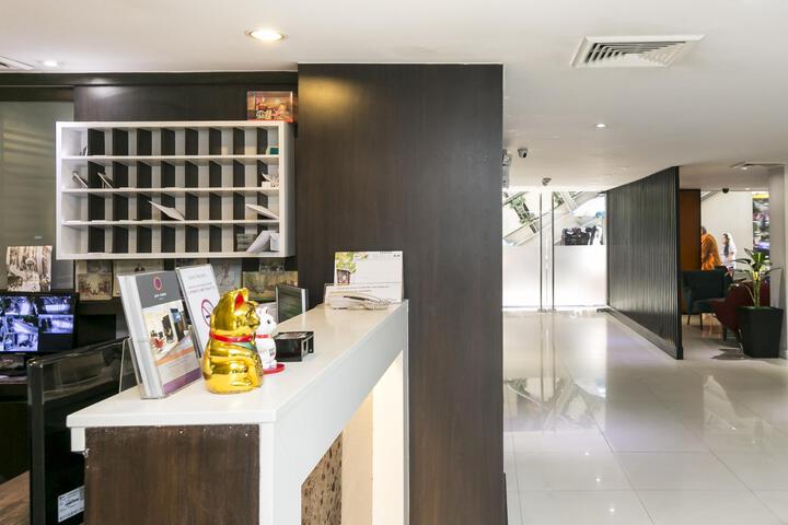 Entrance & Lobby