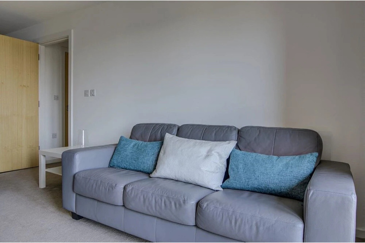 Large Spacious and Modern apt for 4 in Manchester