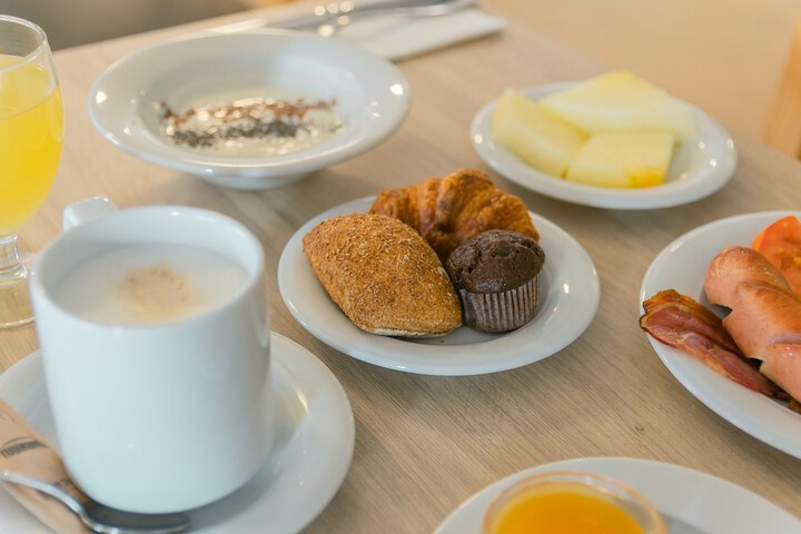 Breakfast/Coffee Service 31 of 38