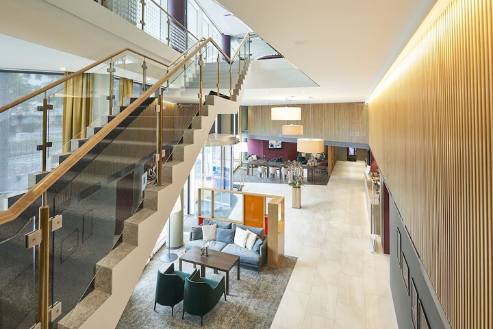 Guest Lobby