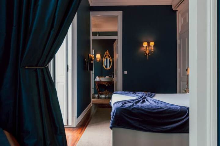 Room 42 of 245