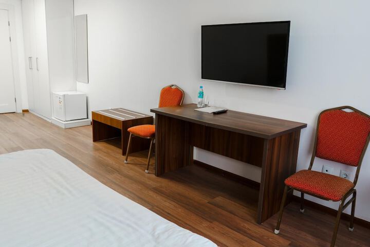 Room 35 of 54