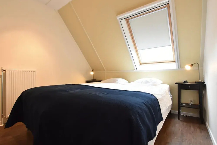 Room 4 of 15
