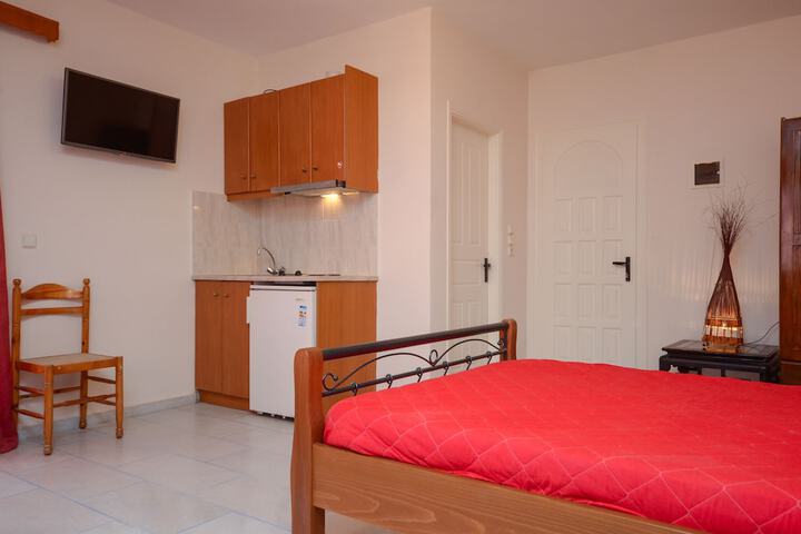 Room 4 of 85