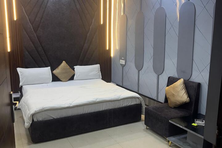 Room 12 of 29