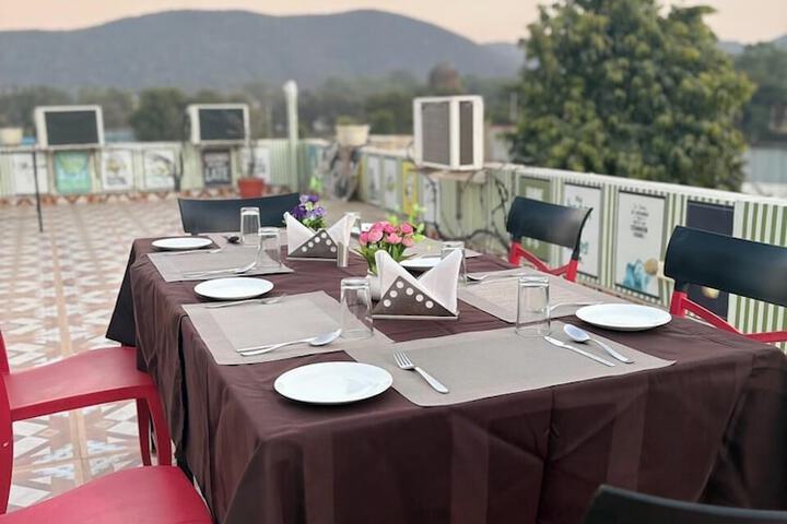 Dining 19 of 26