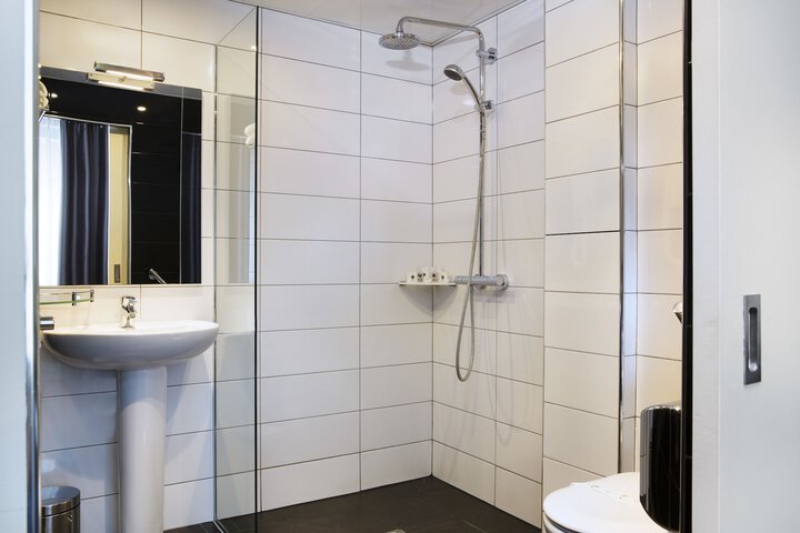 Room 14 of 62