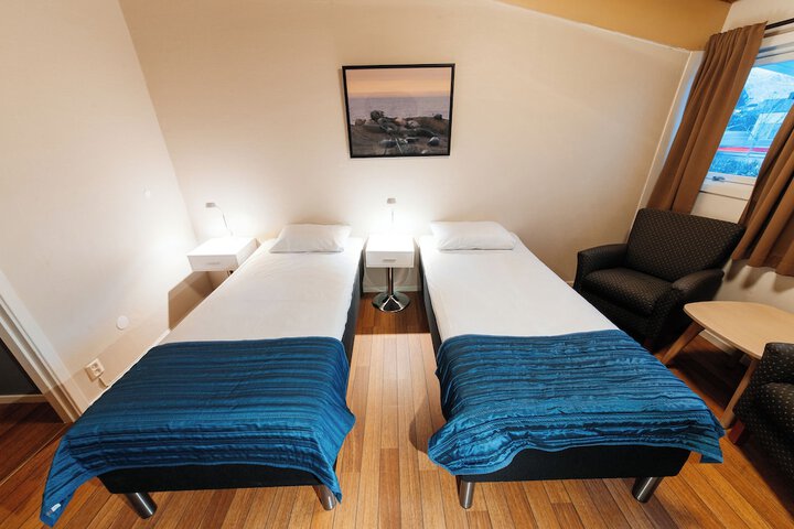 Room 71 of 199