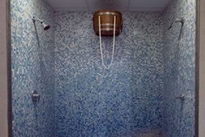 Room 29 of 65