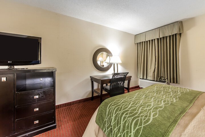 2 Double Beds (3 of 6)