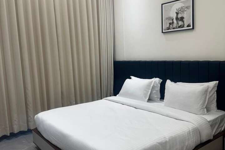 Room 7 of 26