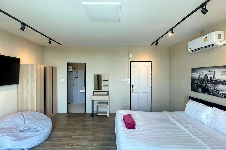 Room 8 of 31