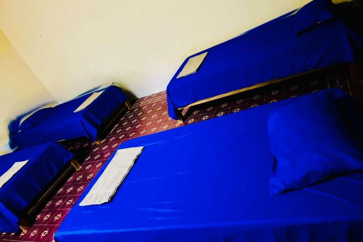 Room 2 of 8