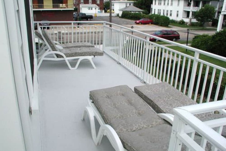 Sundeck 75 of 77