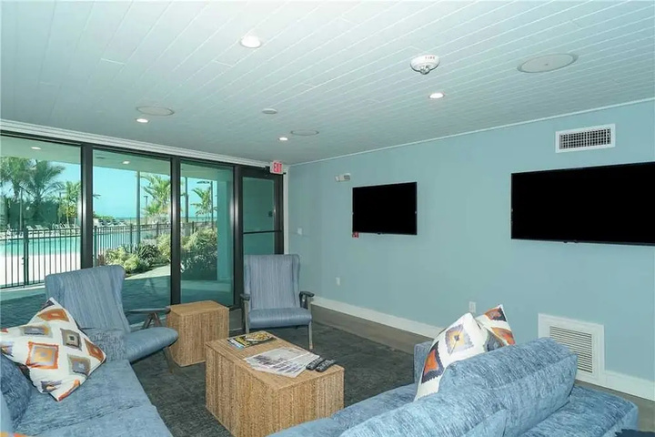 Room 2 of 13