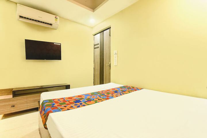 Room 18 of 28