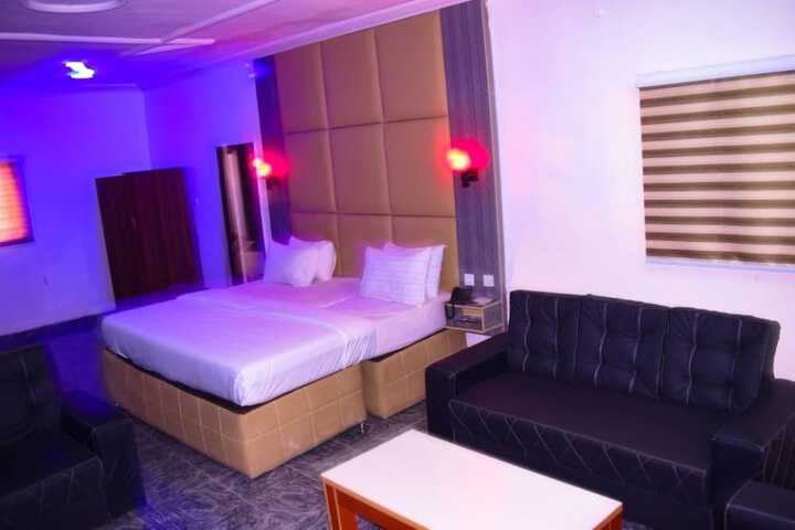 Room 8 of 26
